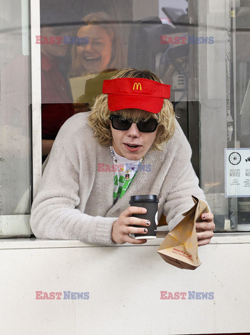 The Kid LAROI jako sprzedawca w McDonald's