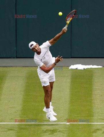 Rafael Nadal trenuje przed turniejem w Wimbledonie