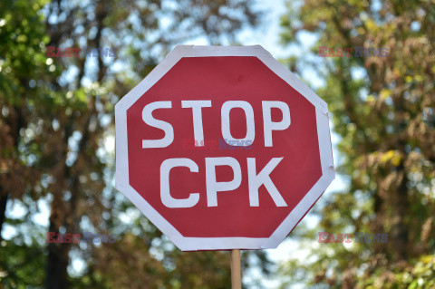 Protest przeciwko CPK przed Sejmem
