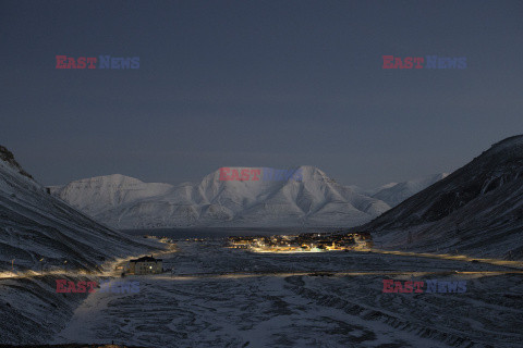 Longyearbyen - najdalej wysunięta na północ miejscowość - Agence VU