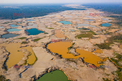 Nielegalne kopalnie złota w Peru - Redux