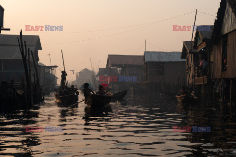 Bieda i brak edukacji w Makoko - Pictorium