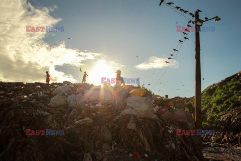 Niskie płace pracowników wysypiska śmieci w Chattogram