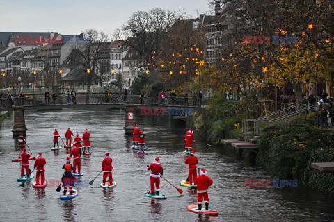 Mikołaje na SUP-ach w Strasburgu