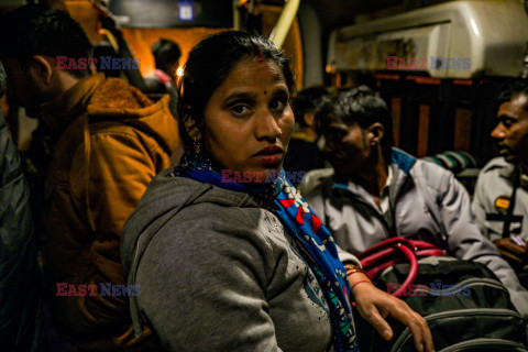 Kobiety w New Delhi wciąż boją siępodróżówać same komunikacją - AFP