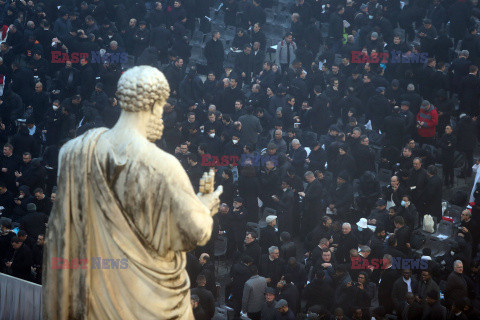 Pogrzeb papieża emeryta Benedykta XVI na placu św. Piotra w Rzymie