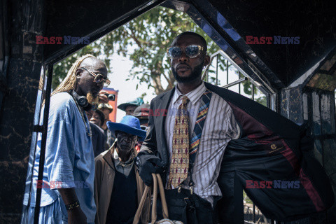 Parada ekstrawaganckich dandysów w Kinszasie - AFP