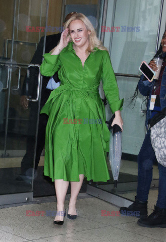 Rebel Wilson w zielonej sukience