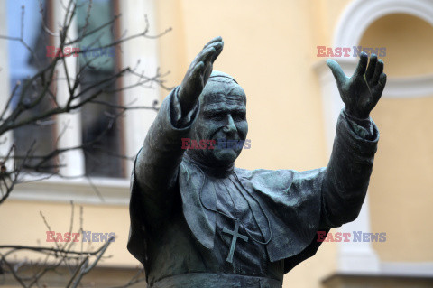 Pomniki i inne miejsca upamiętniajace Jana Pawła II w Krakowie