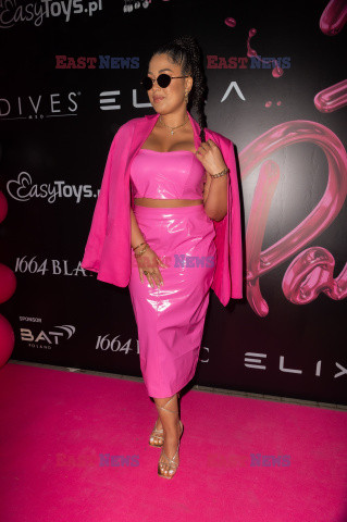 Pudelek Pink Party
