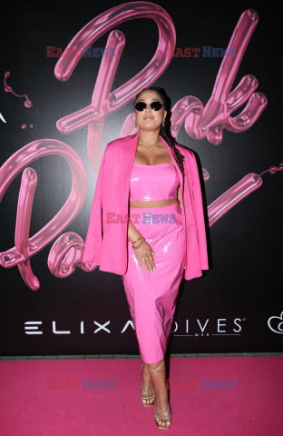 Pudelek Pink Party