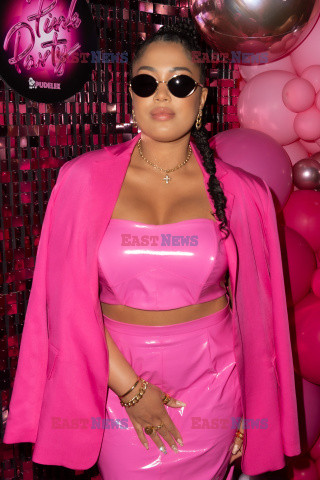 Pudelek Pink Party