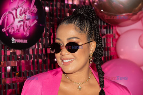 Pudelek Pink Party