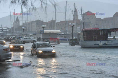 Orkan Ciaran uderza w Europę