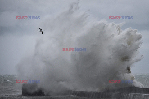 Orkan Ciaran uderza w Europę