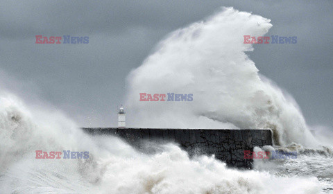 Orkan Ciaran uderza w Europę
