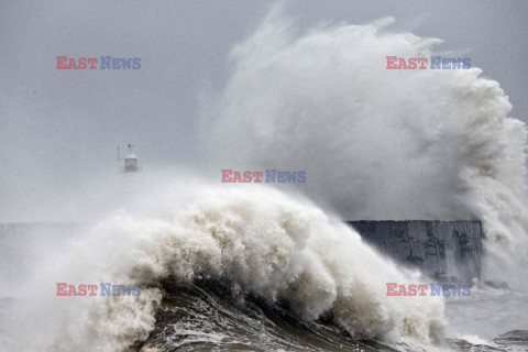 Orkan Ciaran uderza w Europę