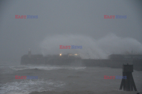 Orkan Ciaran uderza w Europę