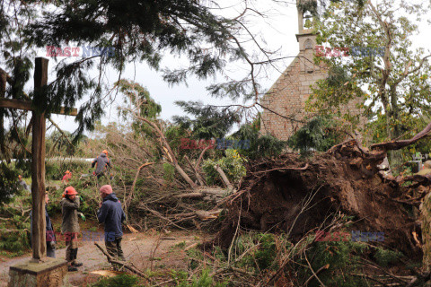 Orkan Ciaran uderza w Europę