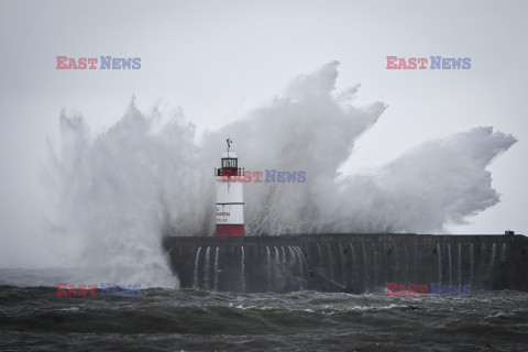 Orkan Ciaran uderza w Europę