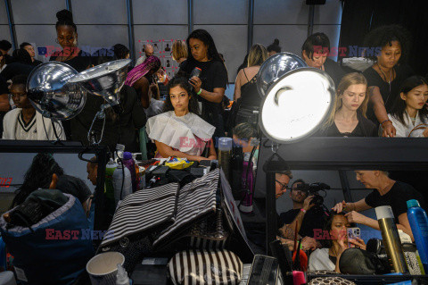 Backstage na Tygodniu Mody w Nowym Jorku - wiosna lato 2024