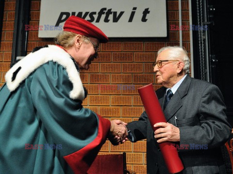 Tadeusz Różewicz doktorem honoris causa łódzkiej filmówki