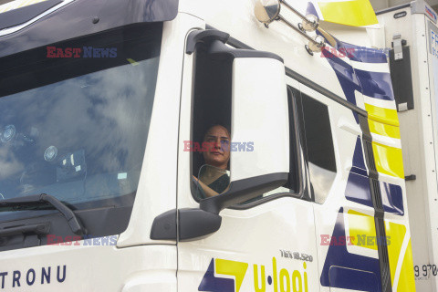 Turczynka kierowcą ciężarówki - Abaca