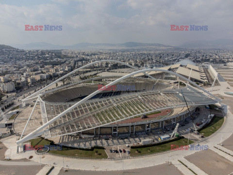 Niszczejące obiekty olimpijskie w Atenach