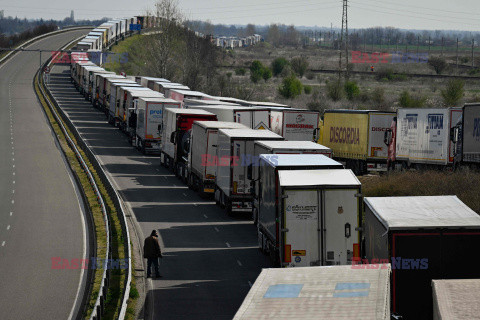 Kolejki ciężarówek na granicy rumuńsko-bułgarskiej