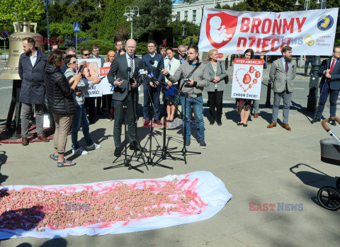 Demonstracje przed Sejmem w związku z debatą dot. aborcji