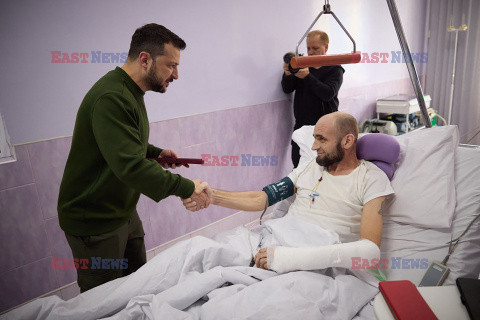 Prezydent Zełenski odwiedził rannych żołnierzy w szpitalu w Doniecku