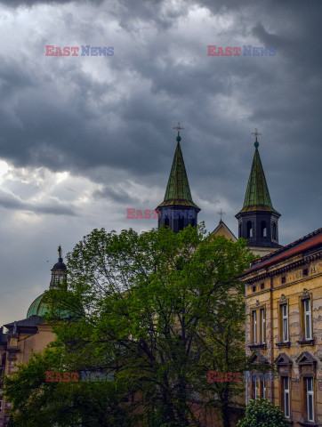 Burzowe chmury nad Krakowem