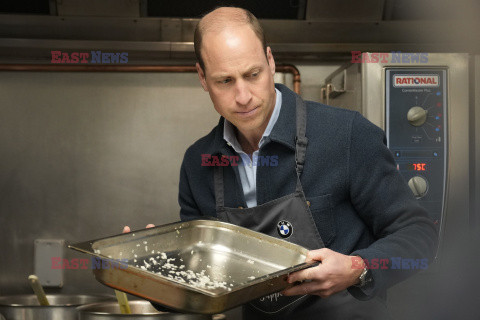 Książę William robi sos boloński