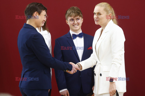 Uroczystość ukończenia liceum z udziałem minister Nowackiej