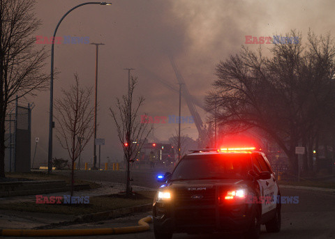 Pożar historycznego Hangaru 11 w Edmonton