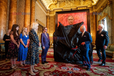 Odsłonięcie portretu króla Karola III