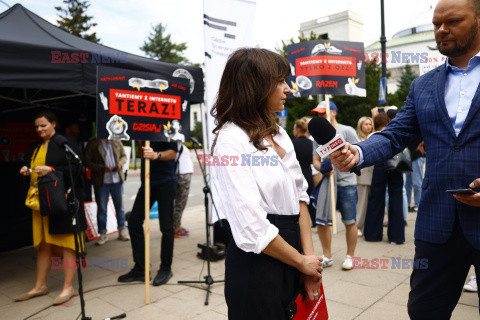 Protest twórców filmowych przed Sejmem ws. tantiem