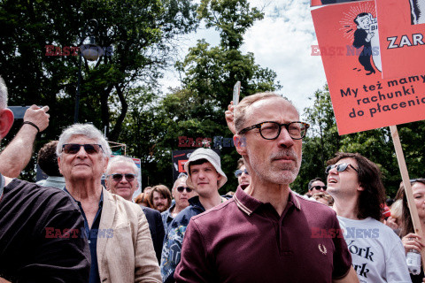 Protest twórców filmowych przed Sejmem ws. tantiem