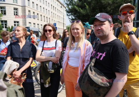 Protest twórców filmowych przed Sejmem ws. tantiem