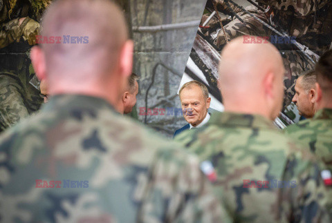 Donald Tusk w w 1. Batalionie Strzelców Podhalańskich w Rzeszowie