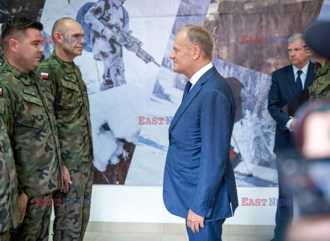 Donald Tusk w w 1. Batalionie Strzelców Podhalańskich w Rzeszowie