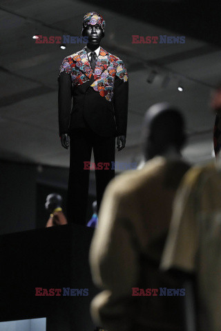 Wystawa Superfine: Tailoring Black Style