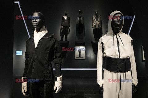 Wystawa Superfine: Tailoring Black Style