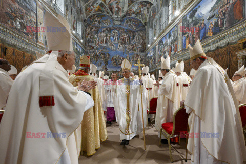 Papież Leon XIV podczas mszy z kardynałami w Kaplicy Sykstyńskiej