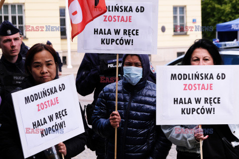 Protest w obronie kupców z hali przy Modlińskiej 6D