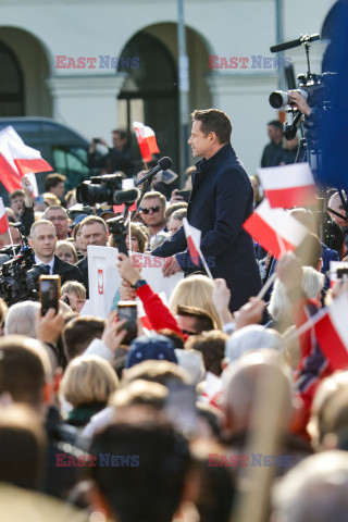 Rafał Trzaskowski na Starym Rynku w Łodzi