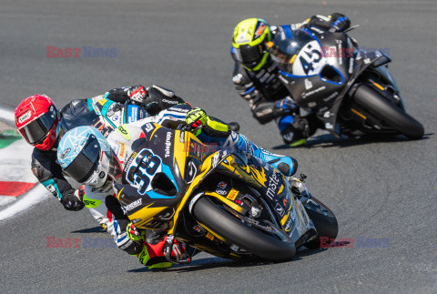 Pierwsza runda Miedzynarodowych Motocyklowych Mistrzostw Niemiec IDM na torze Oschersleben