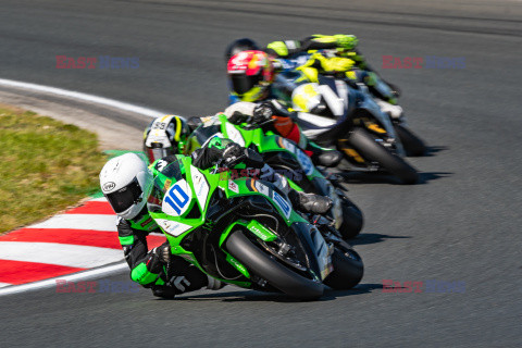 Pierwsza runda Miedzynarodowych Motocyklowych Mistrzostw Niemiec IDM na torze Oschersleben