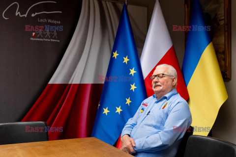 Lech Wałęsa udziela wywiadu agencji AFP