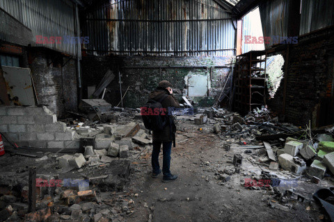 Miejscy odkrywcy w opuszczonej fabryce